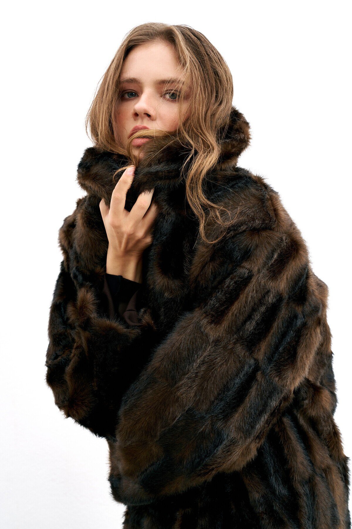 THE MONARCH COAT